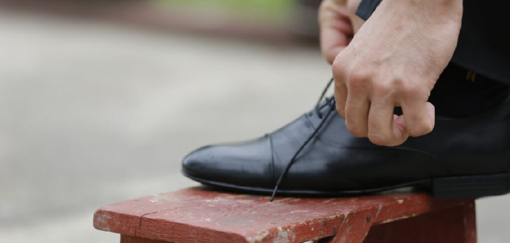 How to Unscuff Leather Shoes