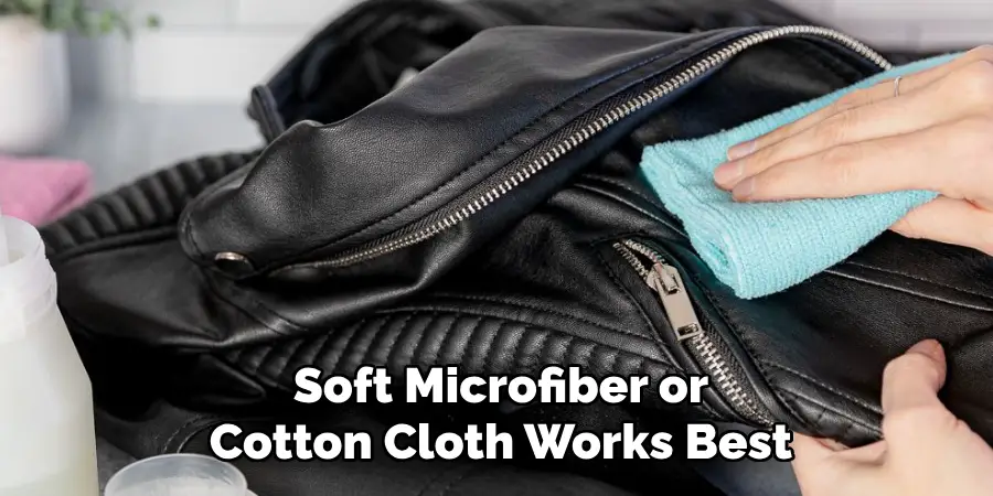 Soft Microfiber or
Cotton Cloth Works Best
