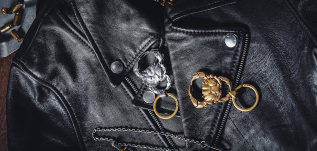 How to Shorten Sleeves on Leather Jacket