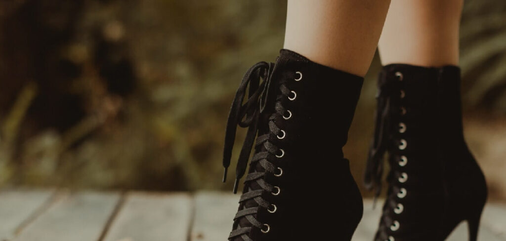How to Stretch Leather Heels