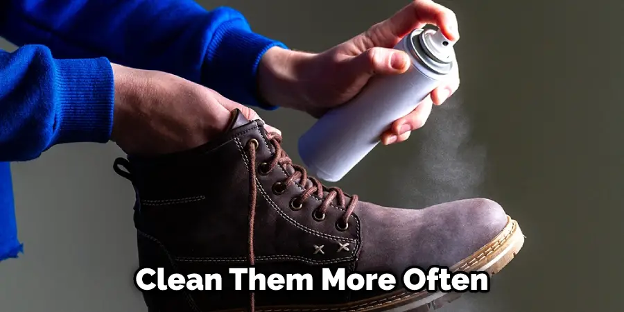 How to Clean Leather Moccasins - 12 Easy Ways (2024)