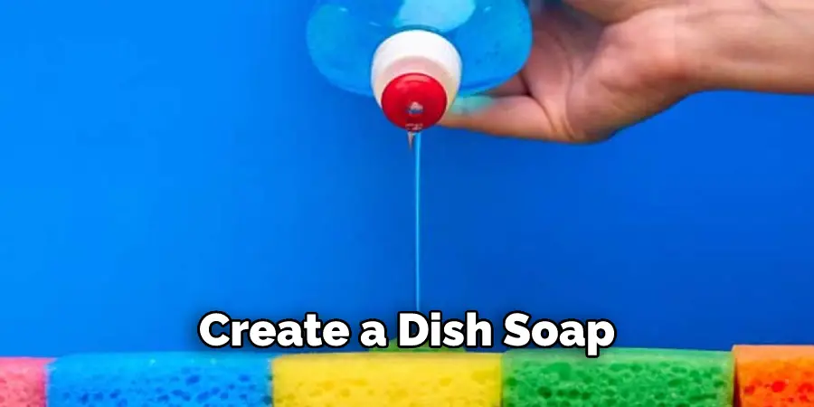  Create a Dish Soap and Water Solution