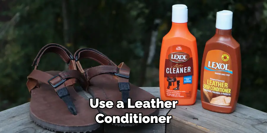 How to Shrink Leather Sandals - 5 Easy Steps (2023)