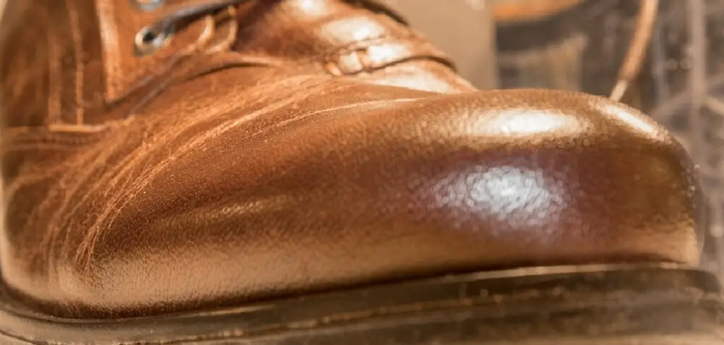 How to Loosen Leather Shoes